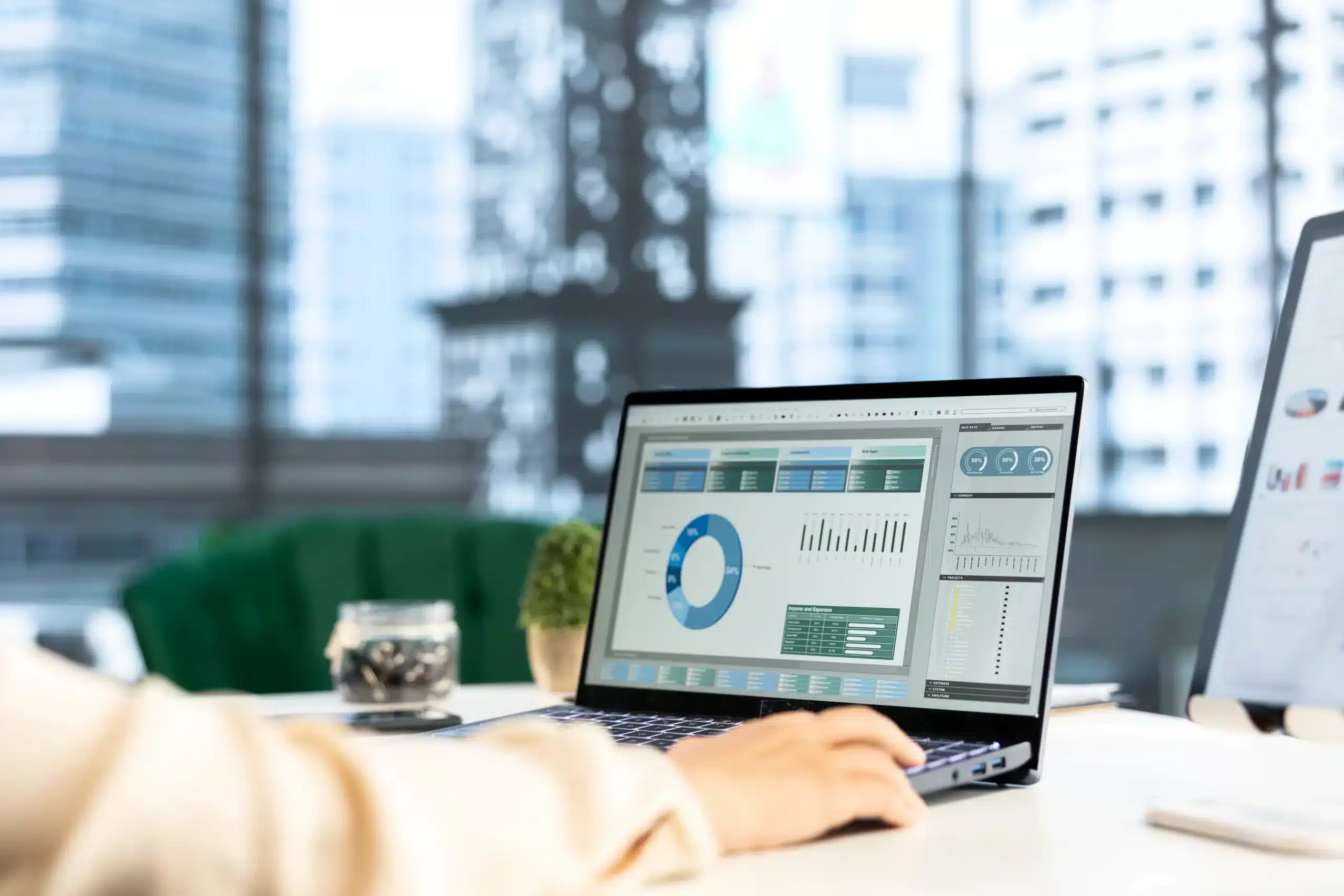 Business intelligence dashboards built on PowerBI, Looker, and Tableau for real-time reporting Business Intelligence